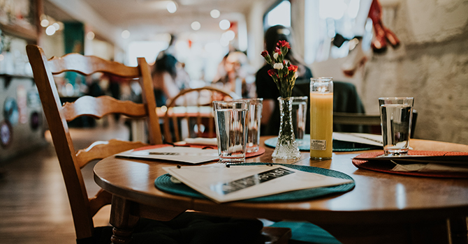 A casual style restaurant.